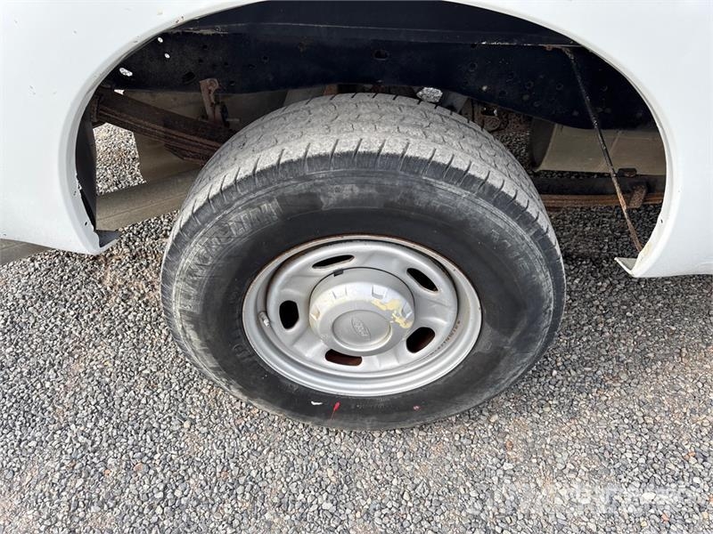 Ford F-250 XL 4x2 Pickup Andere Transporter