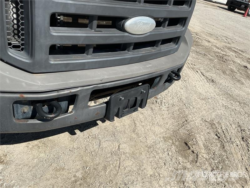 Ford F-250 XL 4x2 Service Truck Komunalna vozila