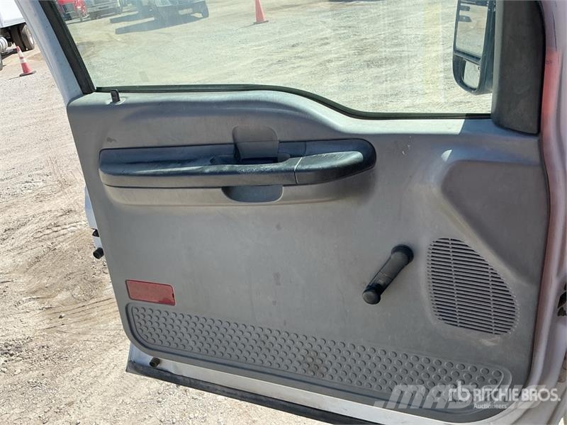 Ford F-250 XL 4x2 Service Truck Komunalna vozila