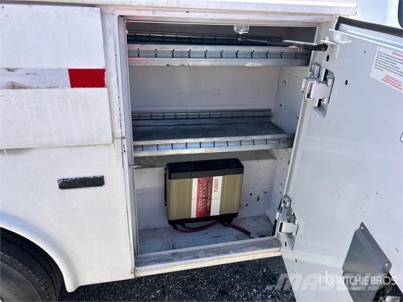 Ford F-250 XL 4x2 Utility Truck Pickup/planbiler