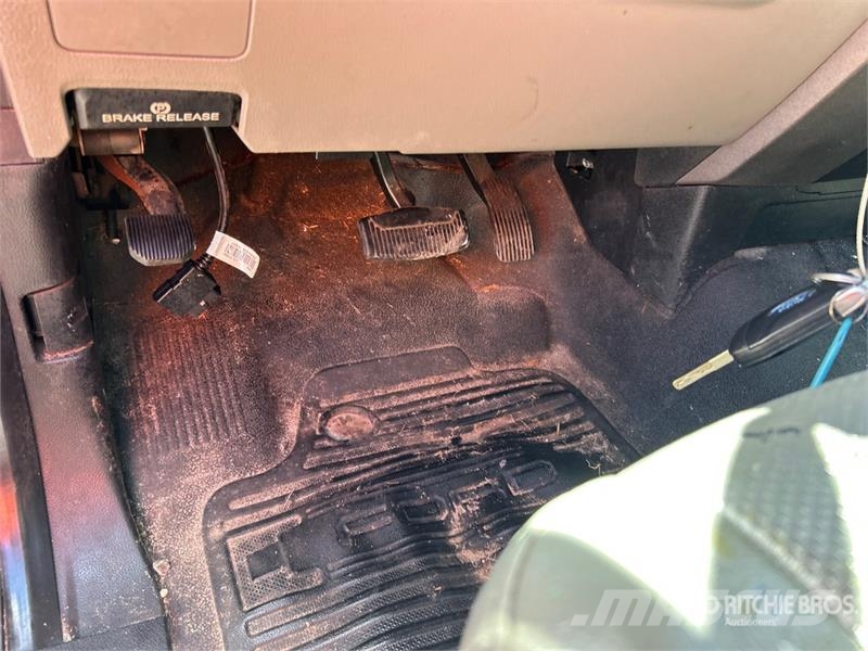 Ford F-250 XL 4x2 Utility Truck Pickup/planbiler