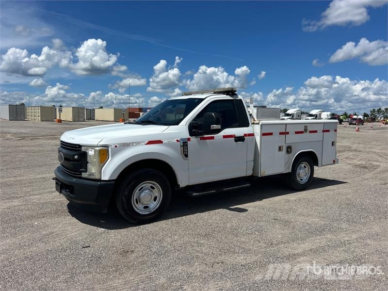 Ford F-250 XL 4x2 Utility Truck Pickup/planbiler