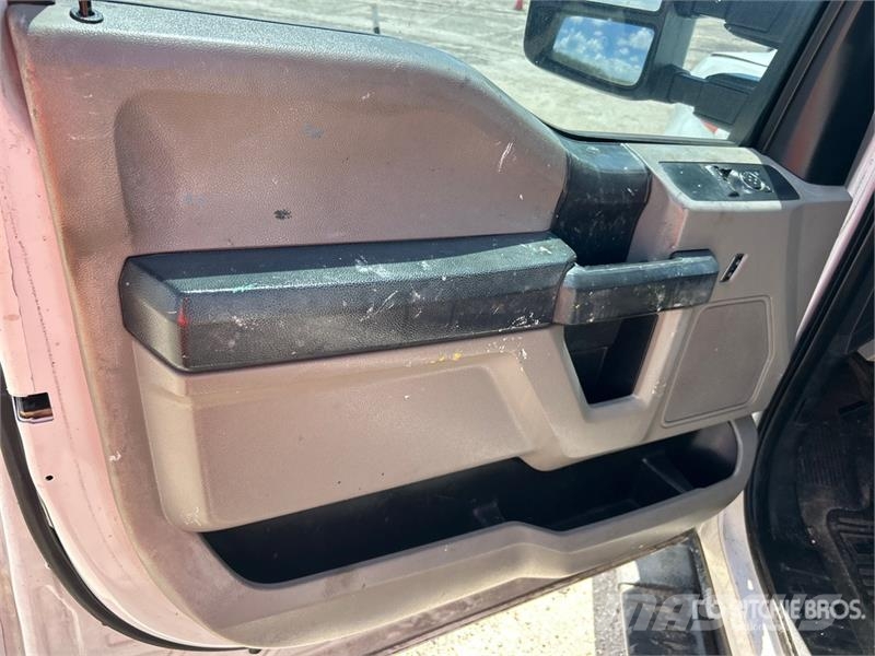 Ford F-250 XL 4x2 Utility Truck Pickup/planbiler