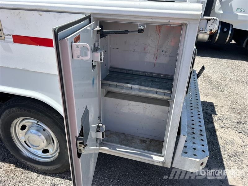 Ford F-250 XL 4x2 Utility Truck Pickup/planbiler