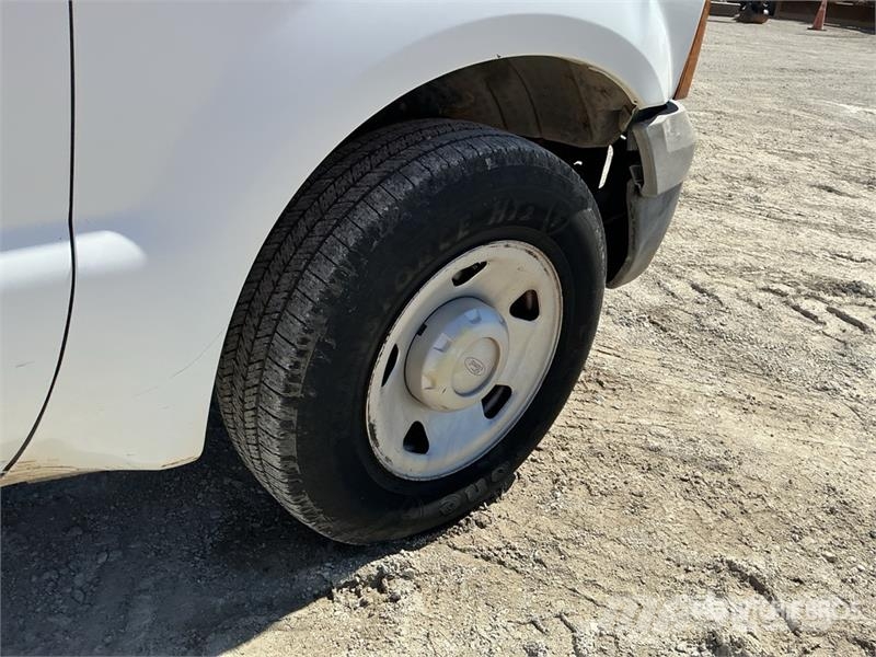 Ford F-250 XL 4x2 Utility Truck 皮卡.傳統半斗卡車/側卸板