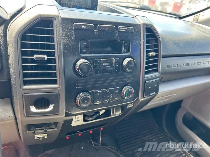 Ford F-250 XL 4x2 Utility Truck Pickup/planbiler