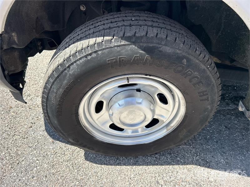 Ford F-250 XL 4x2 Utility Truck Pickup/planbiler