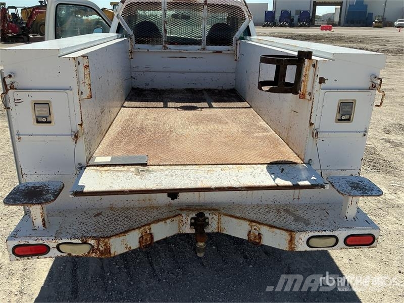 Ford F-250 XL 4x2 Utility Truck 皮卡.傳統半斗卡車/側卸板