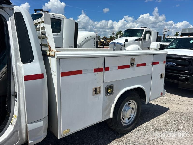Ford F-250 XL 4x2 Utility Truck Pickup/planbiler