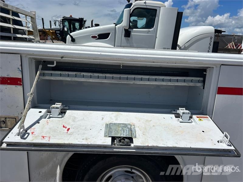 Ford F-250 XL 4x2 Utility Truck Pickup/planbiler