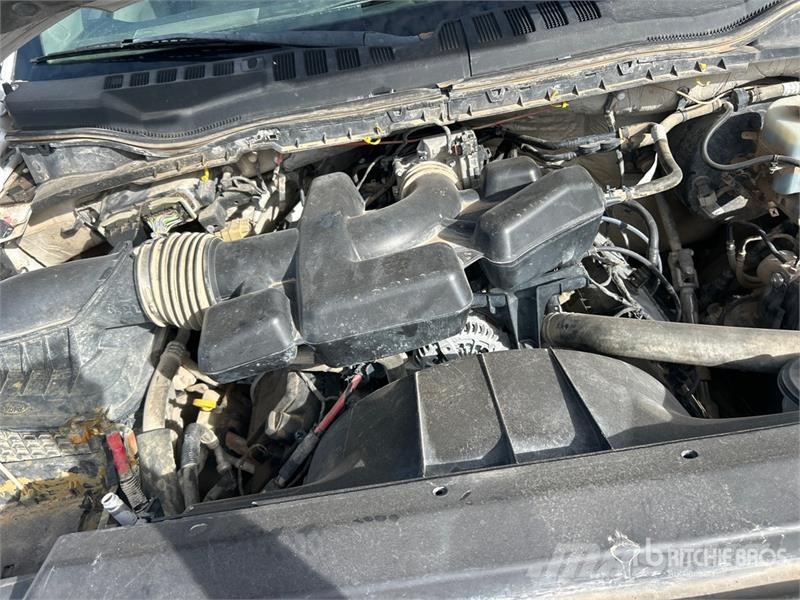 Ford F-250 XL 4x4 Crew Cab Pickup (Inoperable) その他