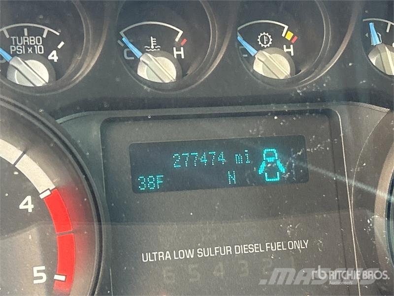 Ford F-250 XL 4x4 Crew Cab Pickup (Inoperable) Ostalo
