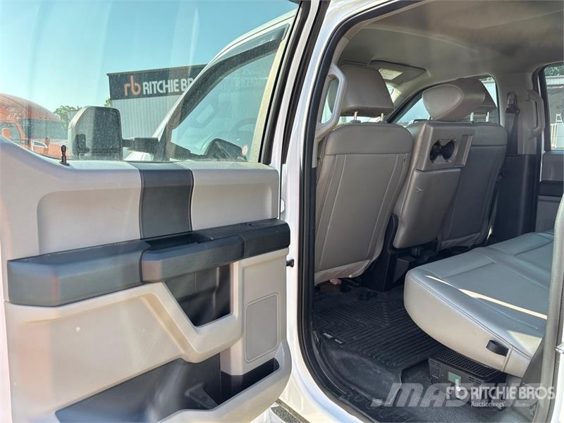 Ford F-250 XL 4x4 Crew Cab Pickup Anders