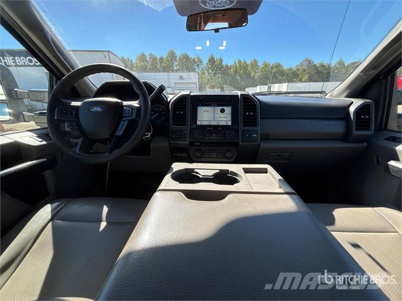 Ford F-250 XL 4x4 Crew Cab Pickup Otras furgonetas