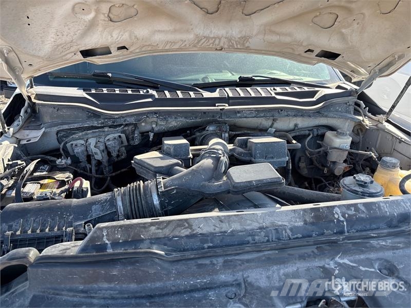 Ford F-250 XL 4x4 Crew Cab Pickup Ostalo