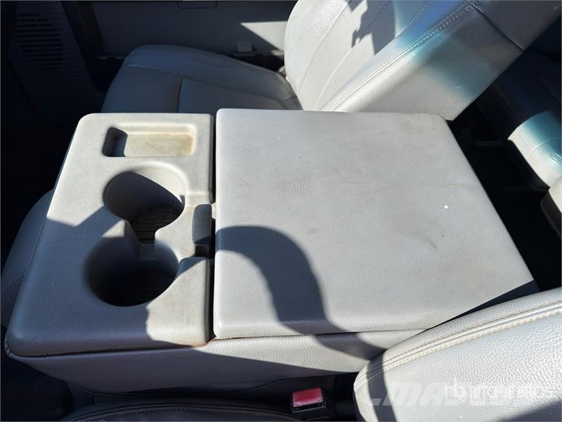 Ford F-250 XL 4x4 Crew Cab Pickup Ostalo