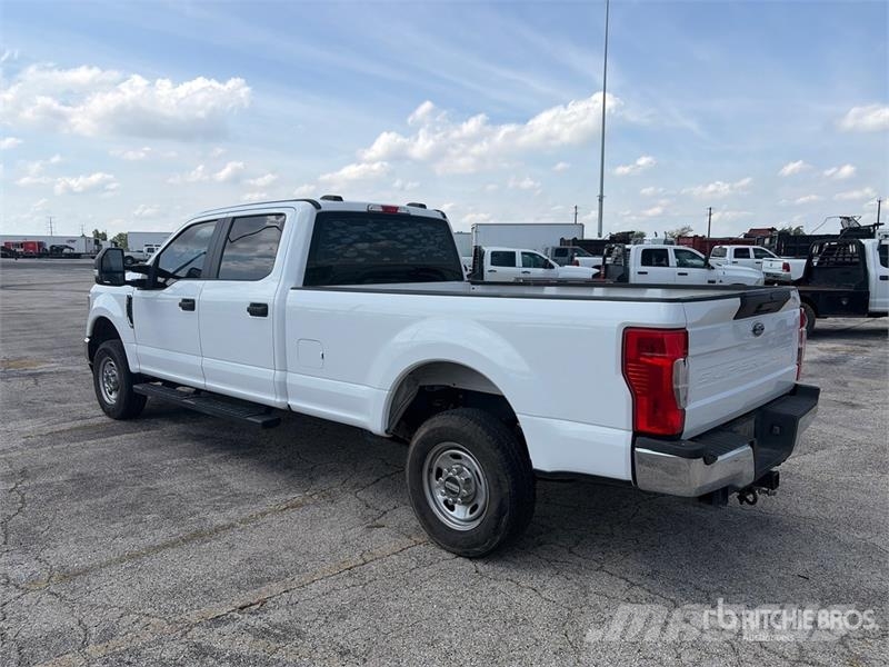 Ford F-250 XL 4x4 Crew Cab Pickup 其他