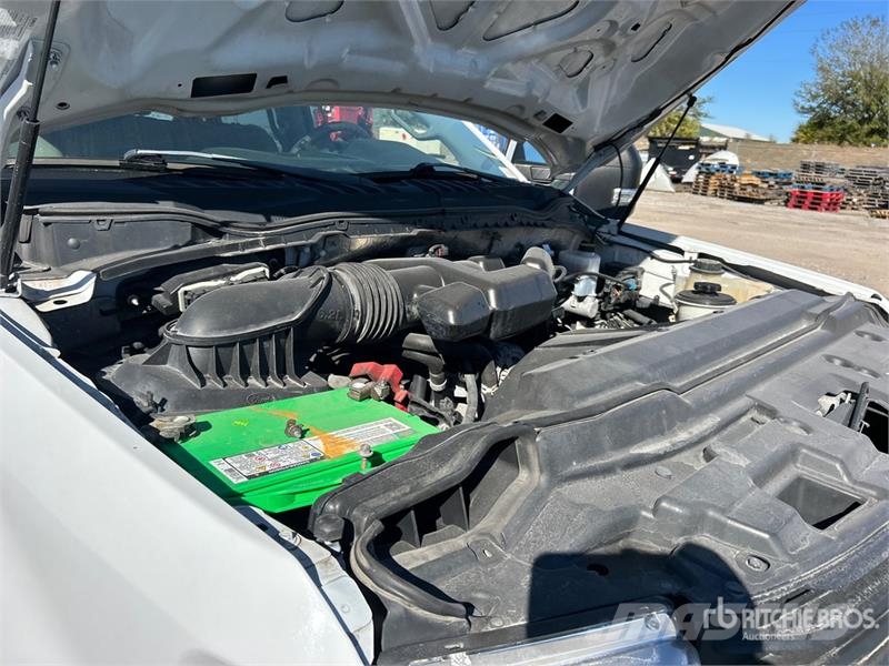 Ford F-250 XL 4x4 Crew Cab Pickup (Inoperable) Autre fourgon / utilitaire
