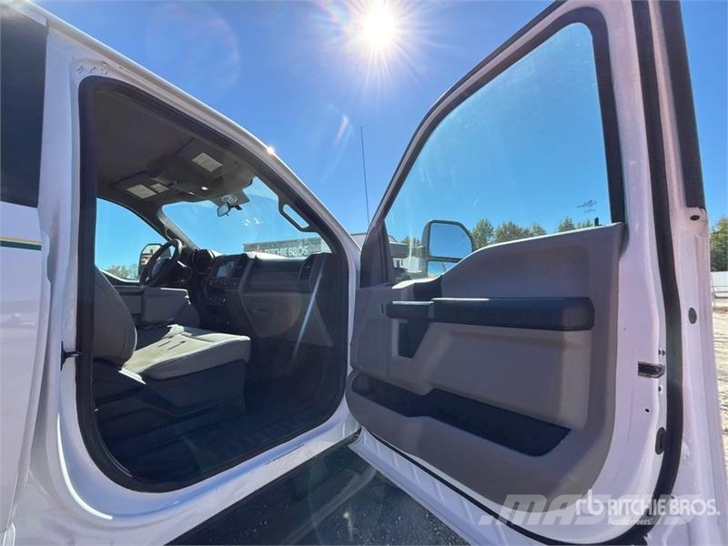 Ford F-250 XL 4x4 Crew Cab Pickup Otras furgonetas