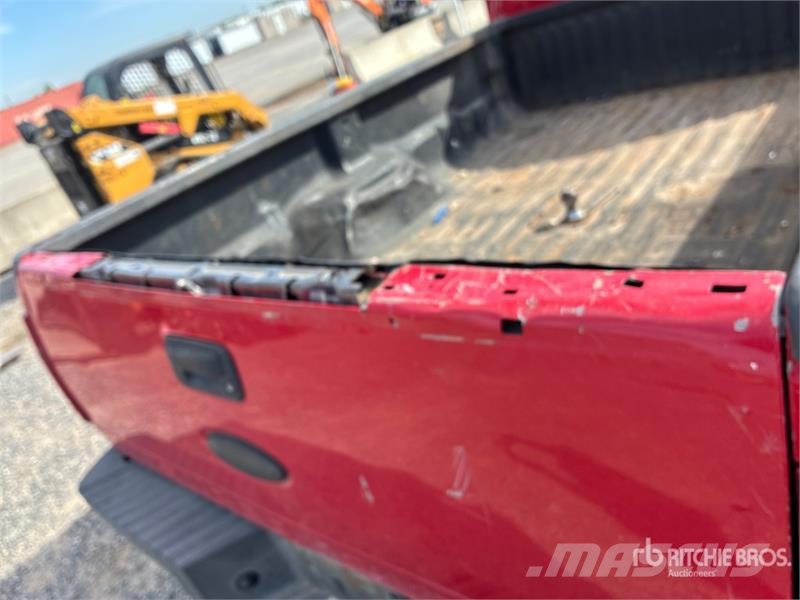 Ford F-250 XL 4x4 Crew Cab Pickup Ostalo