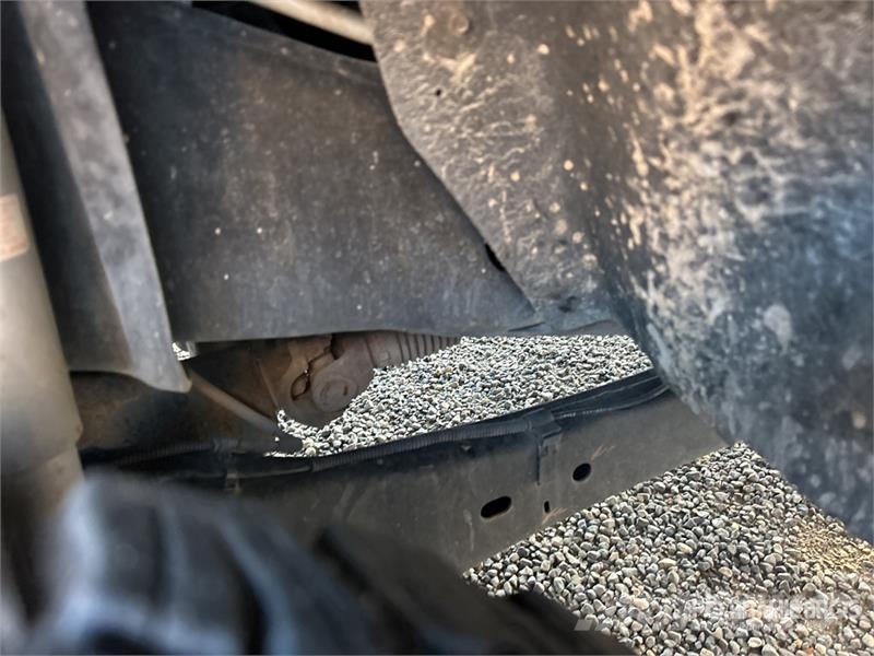 Ford F-250 XL 4x4 Crew Cab Pickup (Inoperable) Ostalo
