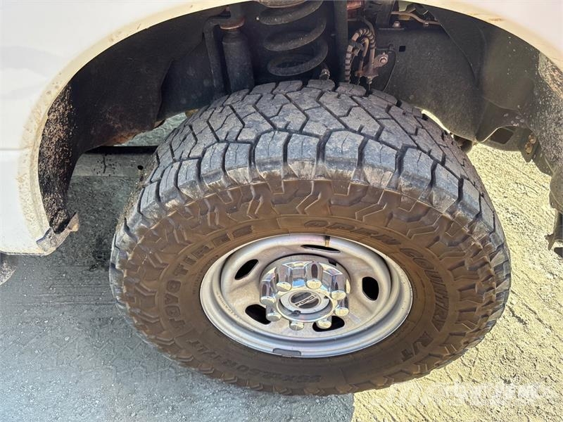 Ford F-250 XL 4x4 Crew Cab Pickup Anders