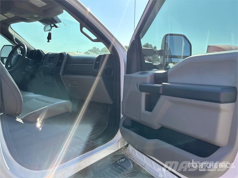 Ford F-250 XL 4x4 Crew Cab Pickup Anders