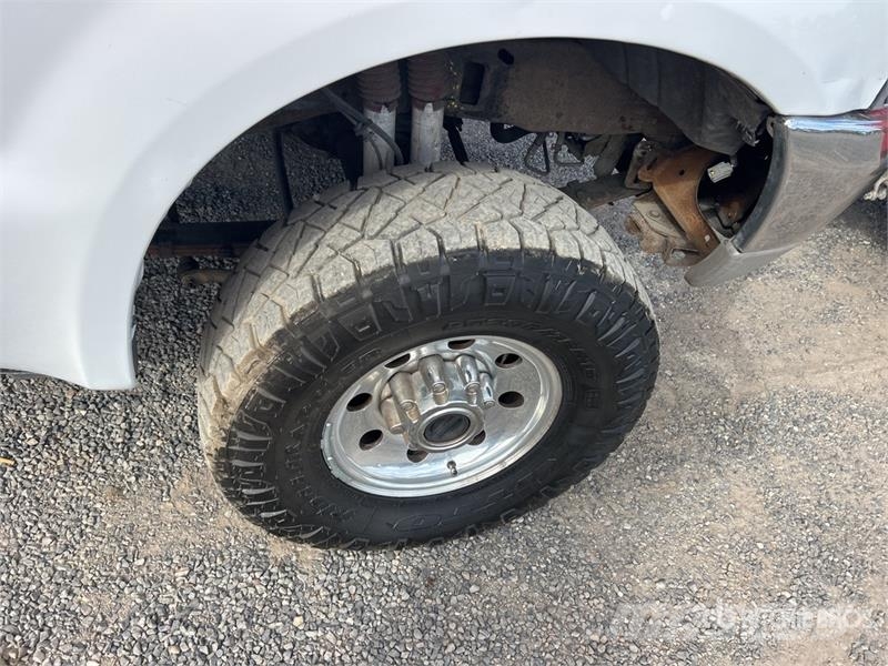 Ford F-250 XL 4x4 Crew Cab Pickup Otras furgonetas