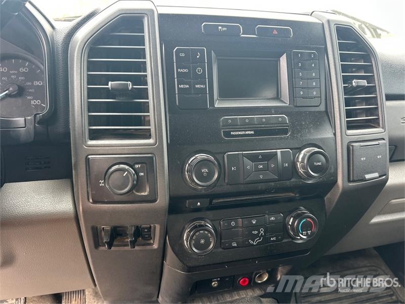 Ford F-250 XL 4x4 Crew Cab Pickup Muu