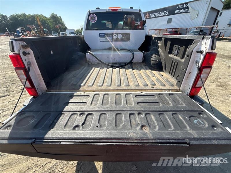Ford F-250 XL 4x4 Crew Cab Pickup Anders
