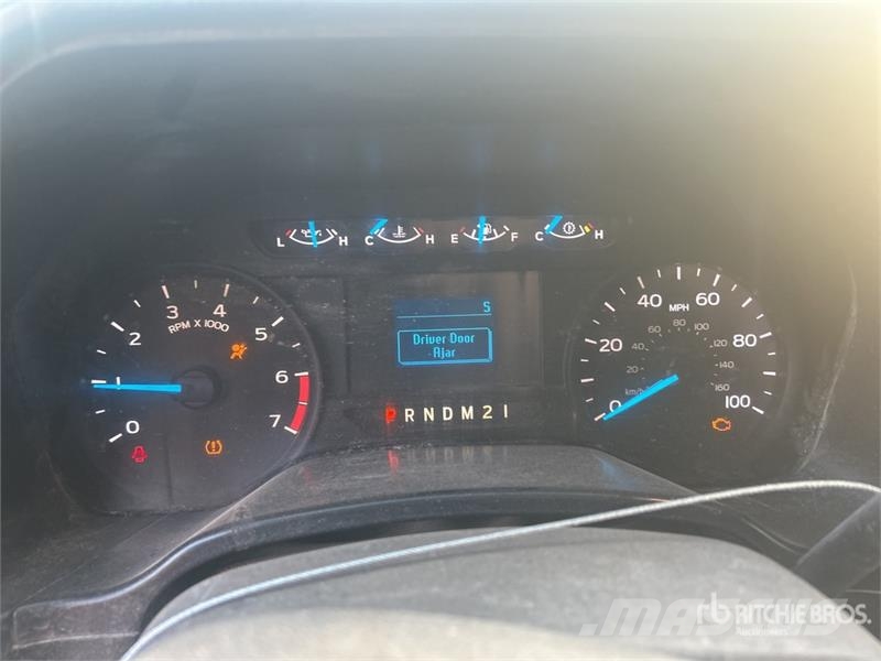 Ford F-250 XL 4x4 Crew Cab Pickup Diger