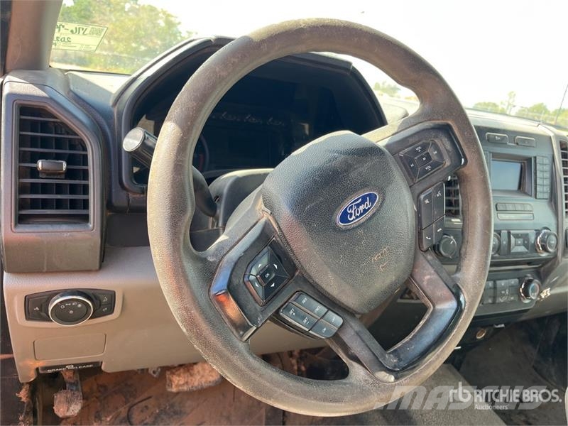 Ford F-250 XL 4x4 Crew Cab Pickup 其他