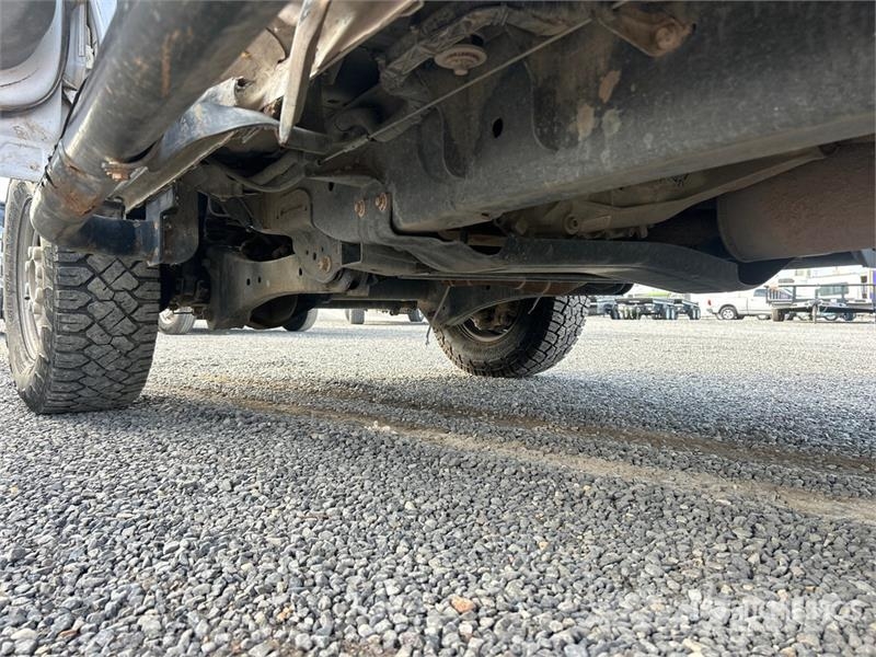 Ford F-250 XL 4x4 Crew Cab Pickup (Inoperable) その他