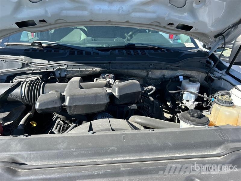 Ford F-250 XL 4x4 Crew Cab Pickup (Inoperable) Autre fourgon / utilitaire