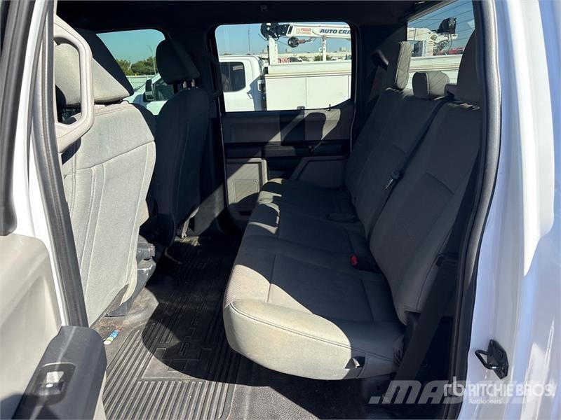 Ford F-250 XL 4x4 Crew Cab Pickup Ostalo