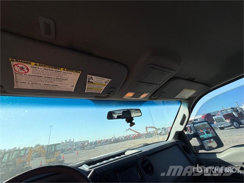 Ford F-250 XL 4x4 Crew Cab Pickup Ostalo