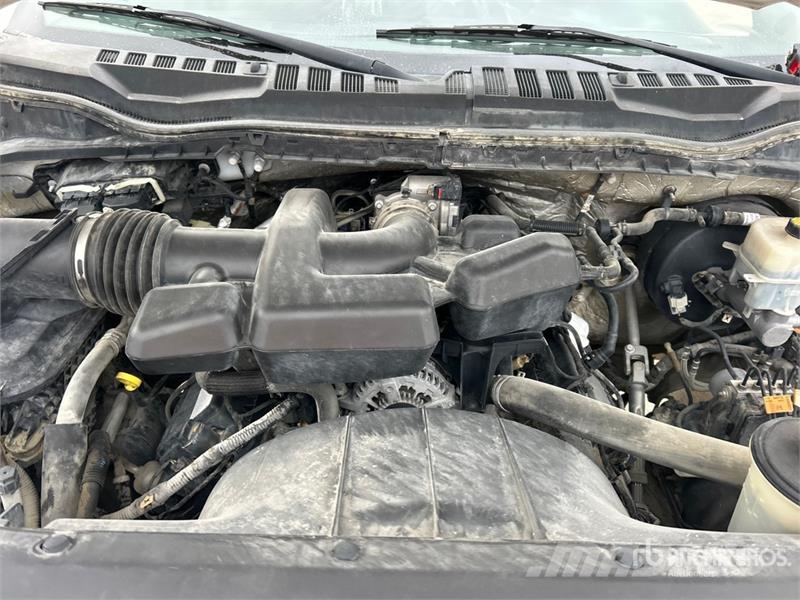 Ford F-250 XL 4x4 Crew Cab Pickup Muu
