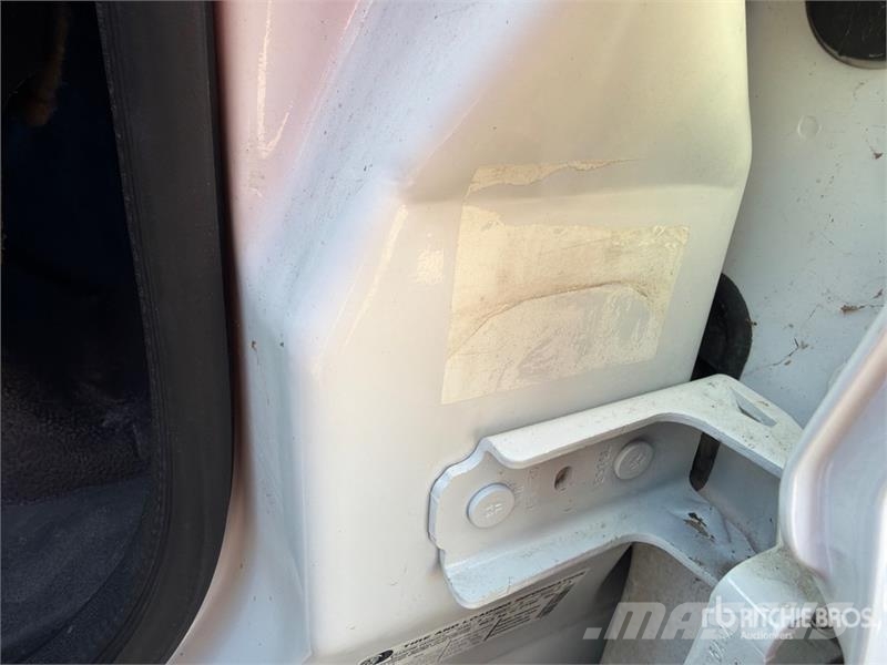 Ford F-250 XL 4x4 Crew Cab Pickup Ostalo