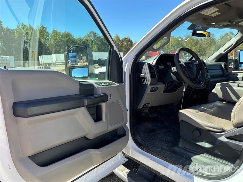 Ford F-250 XL 4x4 Crew Cab Pickup Otras furgonetas