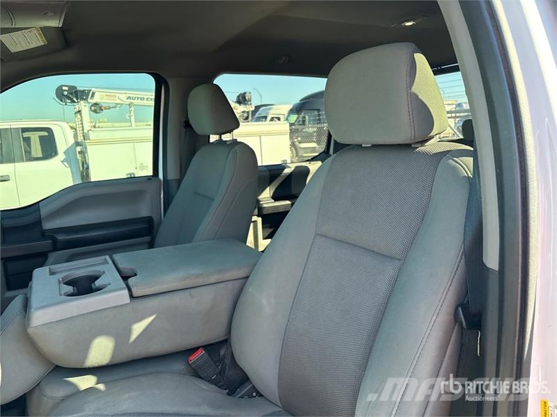 Ford F-250 XL 4x4 Crew Cab Pickup Ostalo