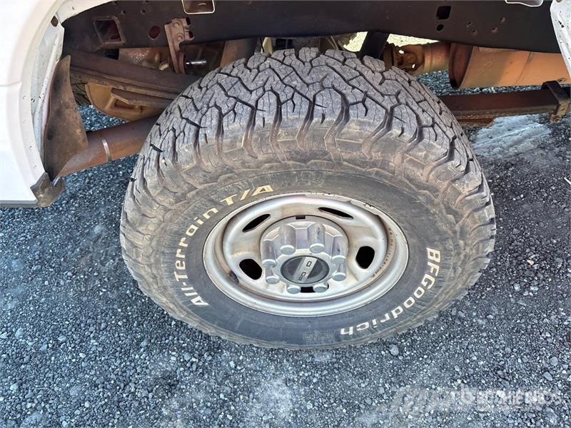 Ford F-250 XL 4x4 Crew Cab Pickup Otras furgonetas