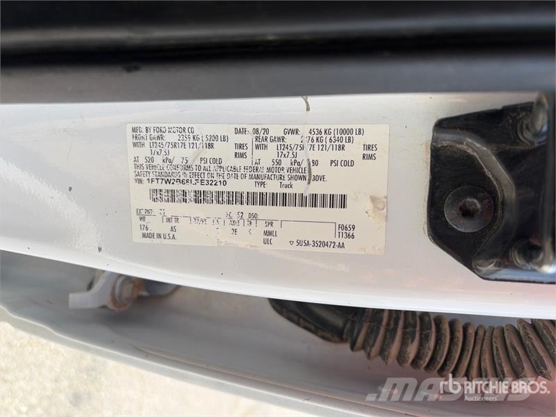 Ford F-250 XL 4x4 Crew Cab Pickup 其他