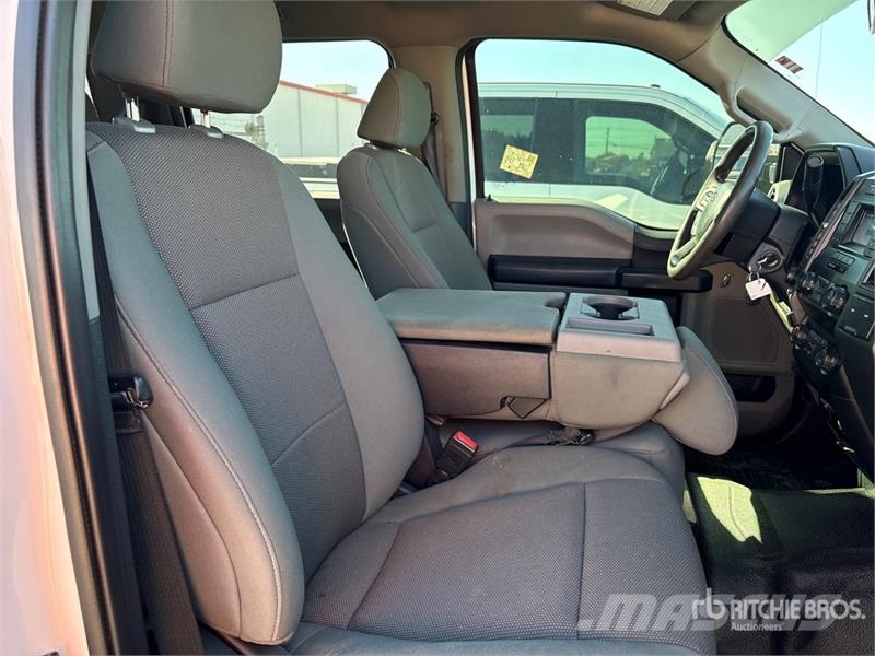 Ford F-250 XL 4x4 Crew Cab Pickup Ostalo