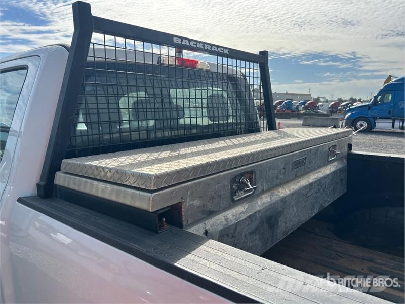 Ford F-250 XL 4x4 Crew Cab Pickup Citi