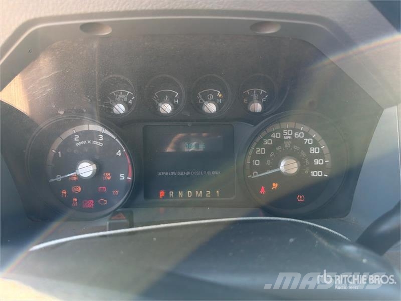 Ford F-250 XL 4x4 Crew Cab Pickup Ostalo
