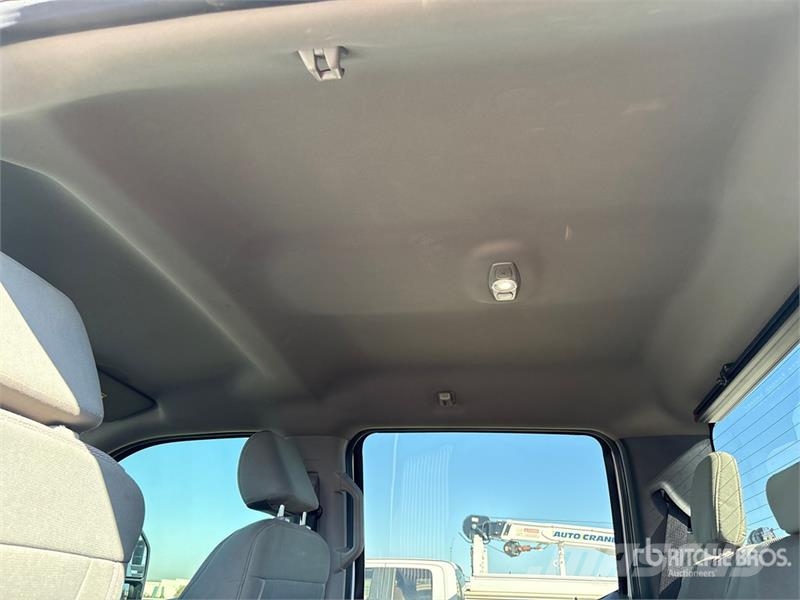 Ford F-250 XL 4x4 Crew Cab Pickup Ostalo