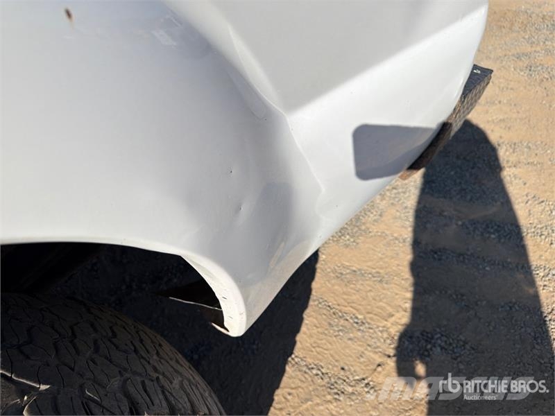 Ford F-250 XL 4x4 Crew Cab Pickup Ostalo