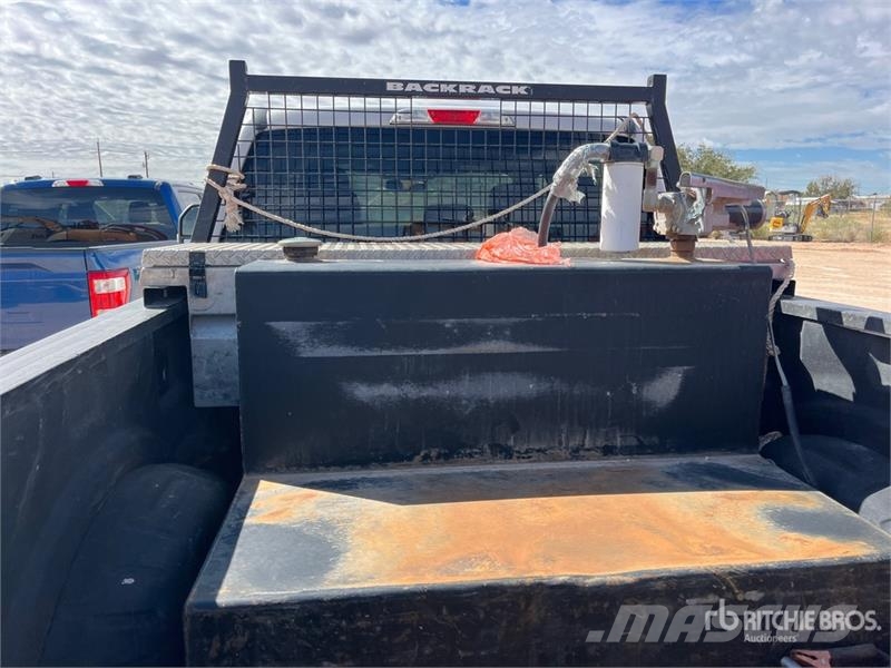 Ford F-250 XL 4x4 Crew Cab Pickup 其他