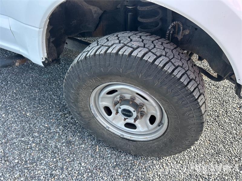 Ford F-250 XL 4x4 Crew Cab Pickup (Inoperable) その他