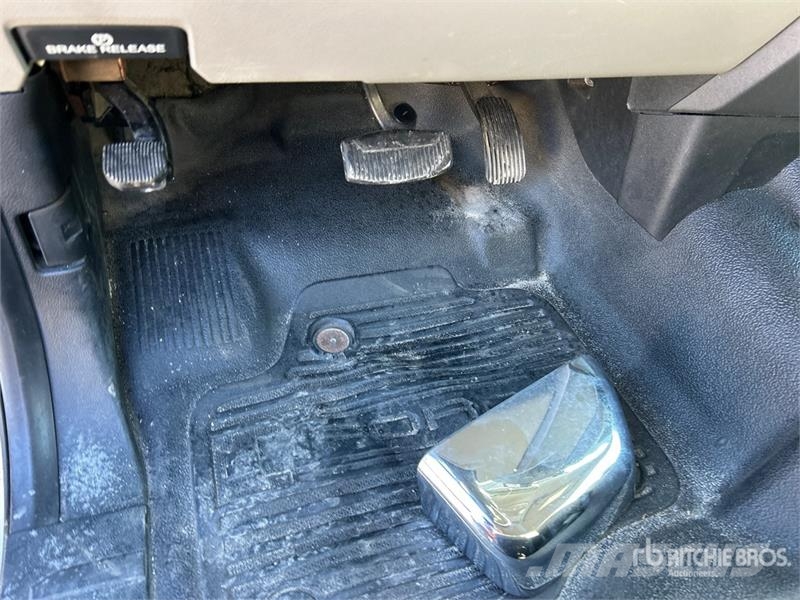 Ford F-250 XL 4x4 Crew Cab Pickup (Inoperable) Autre fourgon / utilitaire